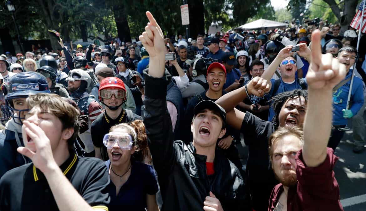 Students riot at University of California, Berkeley